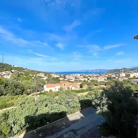 Apartment Vue Avec Piscine